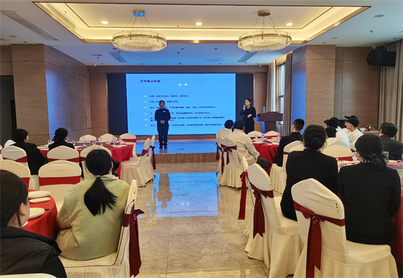 精修礼仪强技能，优质服务促提升 --海上花园组织餐饮服务礼仪专项培训